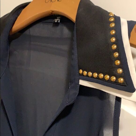 🎉1 hr sale 🎉XOXO dressy top 💤 - Picture 2 of 5